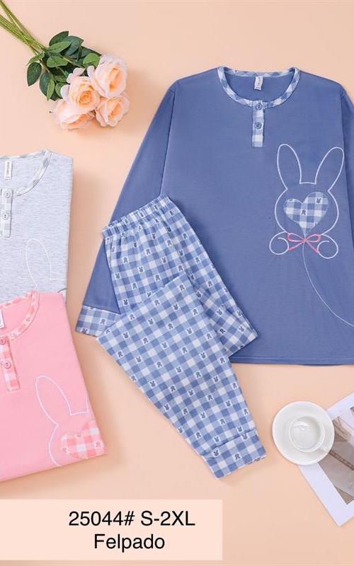 25044 Pijama de mujer afelpado con dibujo