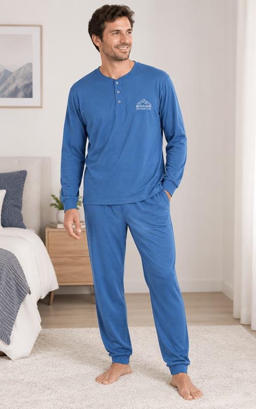 A355  Pijama para hombre en algodón acabado liso.