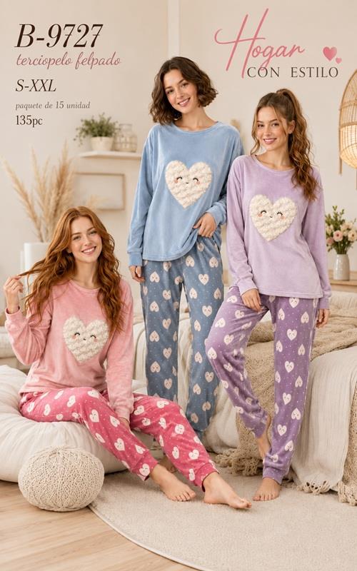 B9727 Pijama de mujer en terciopelo afelpado con corazones