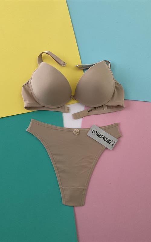 CT300 Conjunto de sujetador con tanga a juego.