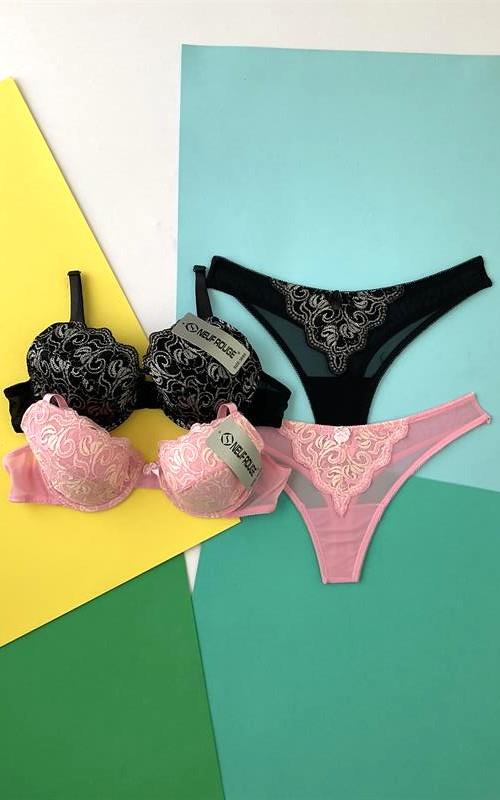 CT6301 Conjunto de sujetador de encaje más tanga a juego.